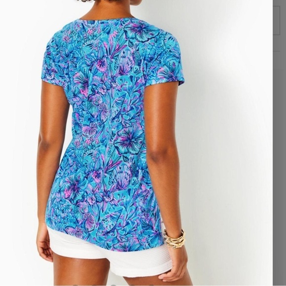 Lilly Pulitzer Meredith tshirt in Breakwater Blue Shells and Bells NWT - Picture 9 of 16